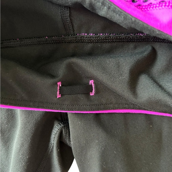 Victoria's Secret VSX Knockout Crop Leggings 2 Pairs Sz Small Gray Black Pink - Picture 14 of 16